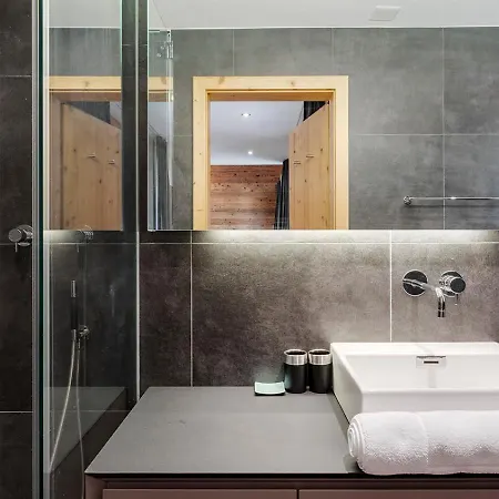 Appartement 4br Stunning Penthouse - Ski In&ski Out - What'app - 0034-635-518-216 - For Reservations!