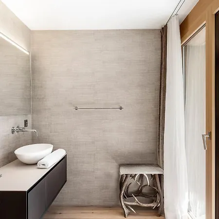 4br Stunning Penthouse - Ski In&ski Out - What'app - 0034-635-518-216 - For Reservations! Appartement