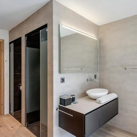 4br Stunning Penthouse - Ski In&ski Out - What'app - 0034-635-518-216 - For Reservations!